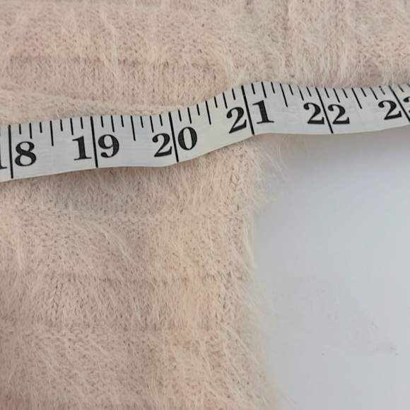 💞UO,Pink Bandit Sweater,Statement Sleeves,Rare Pink Color,Excellent Con.,Size S - Picture 8 of 9